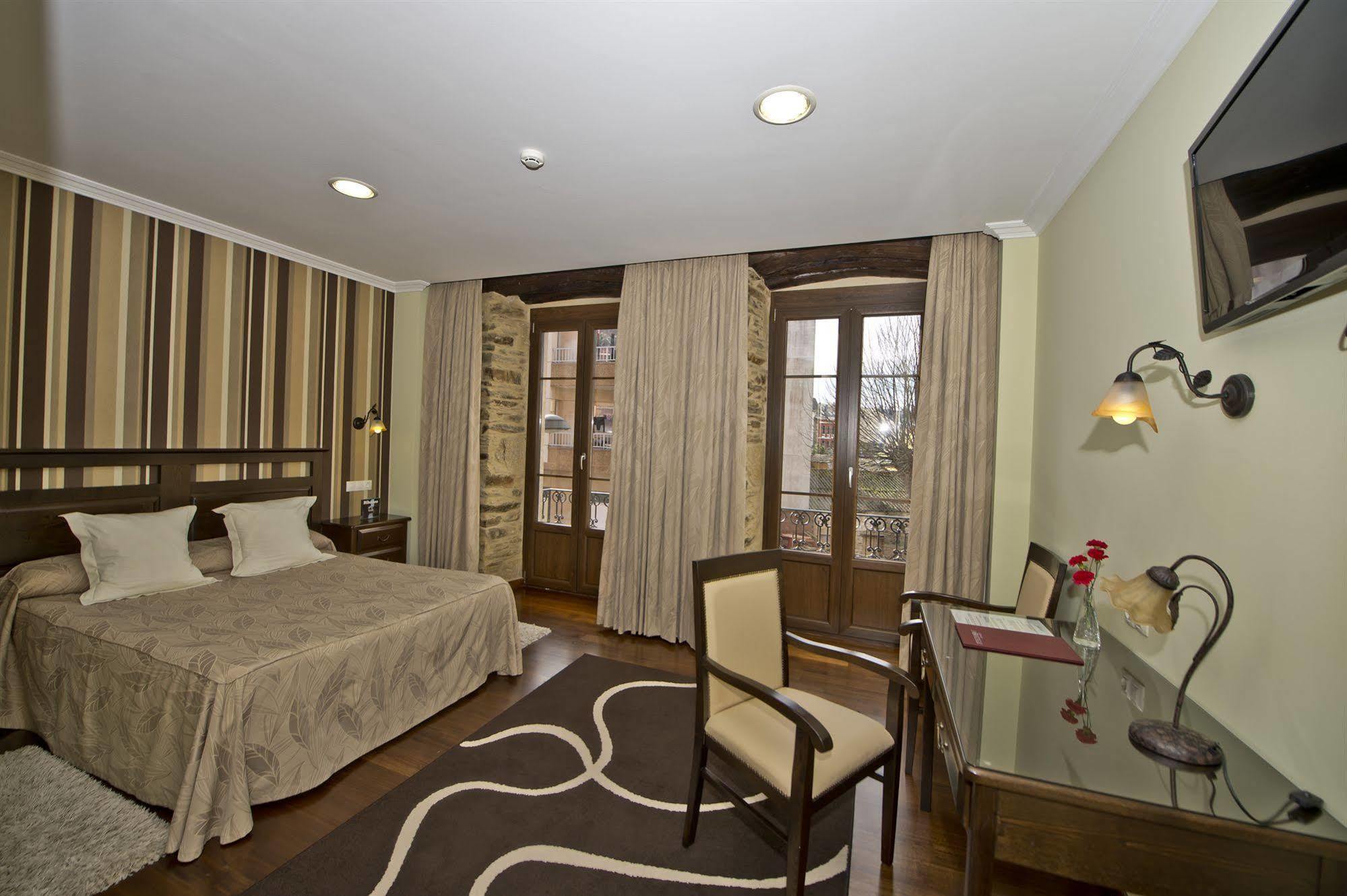 Hotel La Casona De Lazurtegui Ribadeo Esterno foto