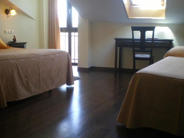 Hotel La Casona De Lazurtegui Ribadeo Esterno foto
