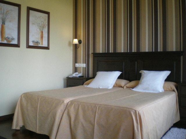 Hotel La Casona De Lazurtegui Ribadeo Esterno foto